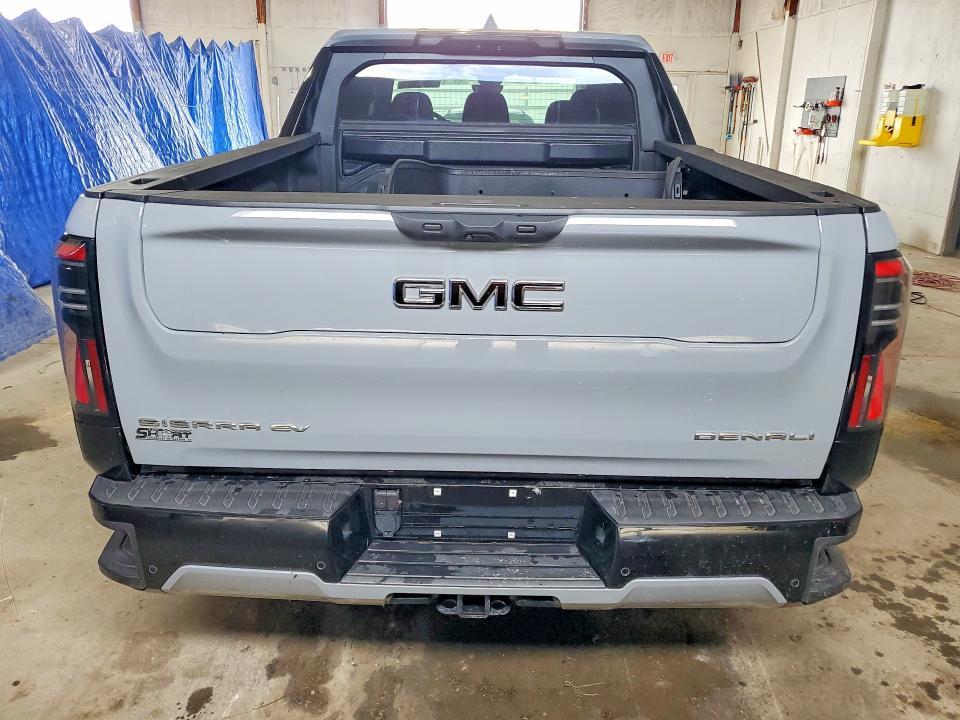 2025 GMC Sierra Denali