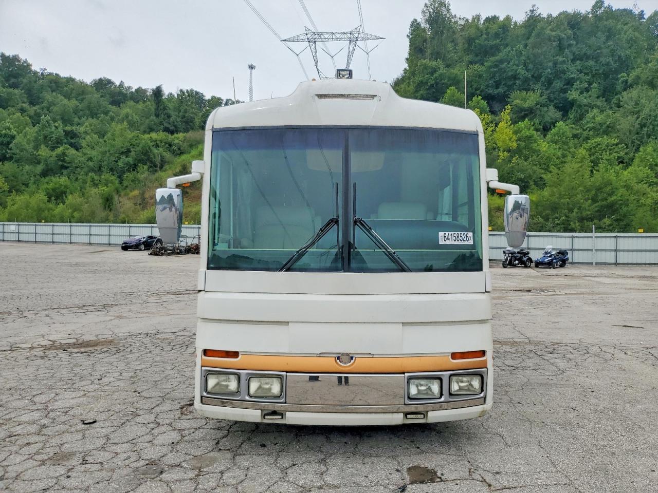2001 Spartan Cargo Motorhome