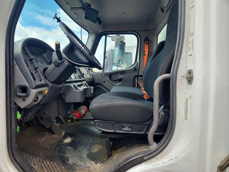 2018 Freightliner Business Class M2 BOX Truck