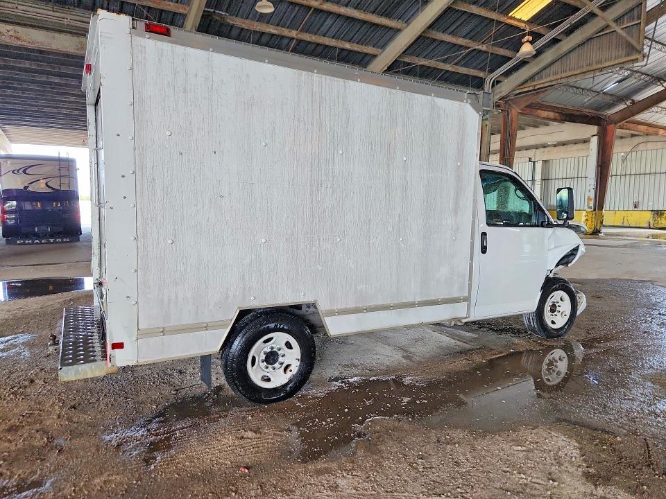 2012 GMC Savana BOX Truck