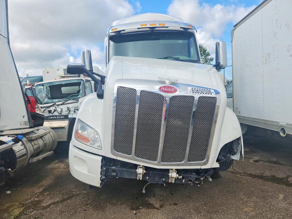 2020 Peterbilt 579