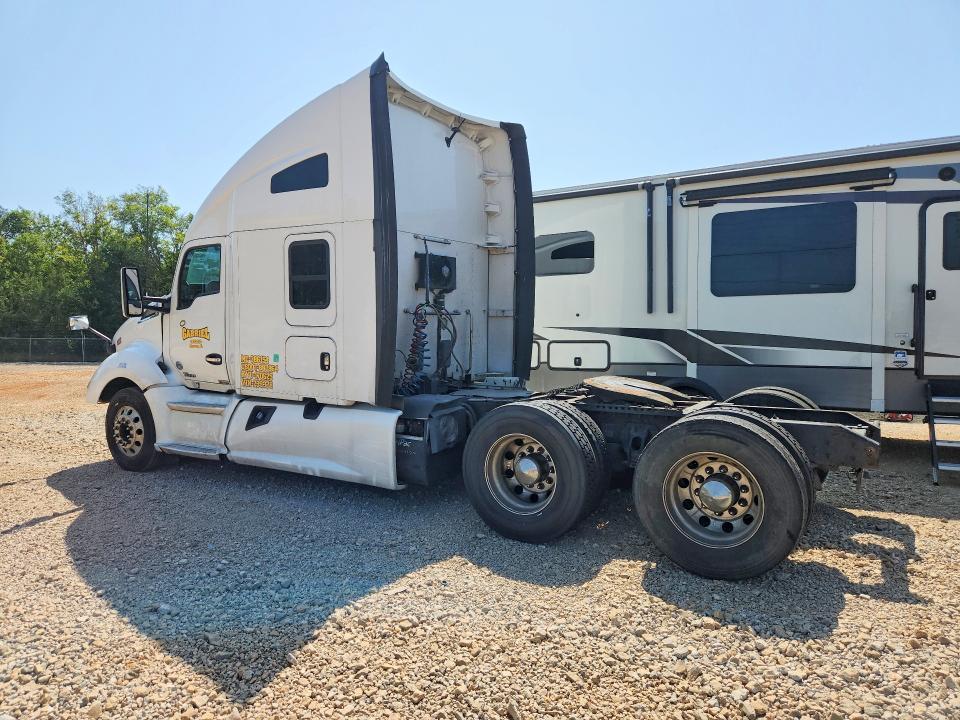 2019 Kenworth T680 Semi Truck