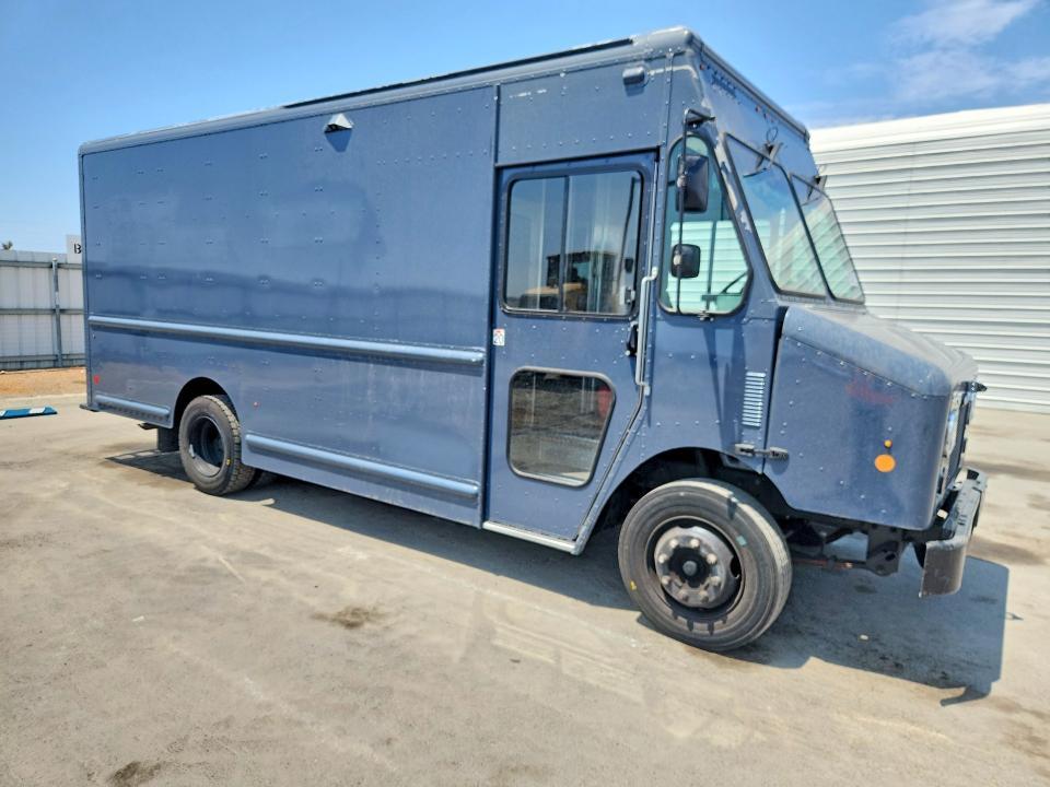 2020 Freightliner MT45G Chassis Delivery Truck