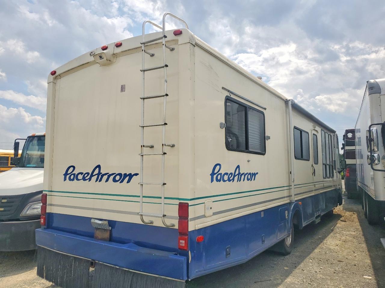 1996 Pace American Arrorr RV
