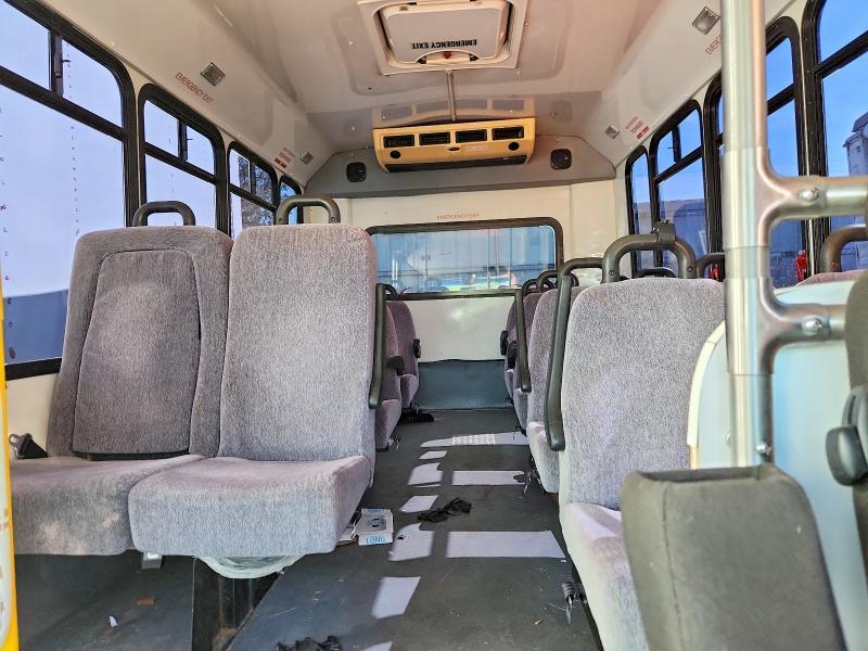 2007 Ford Econoline E450 Super Duty Cutaway Van