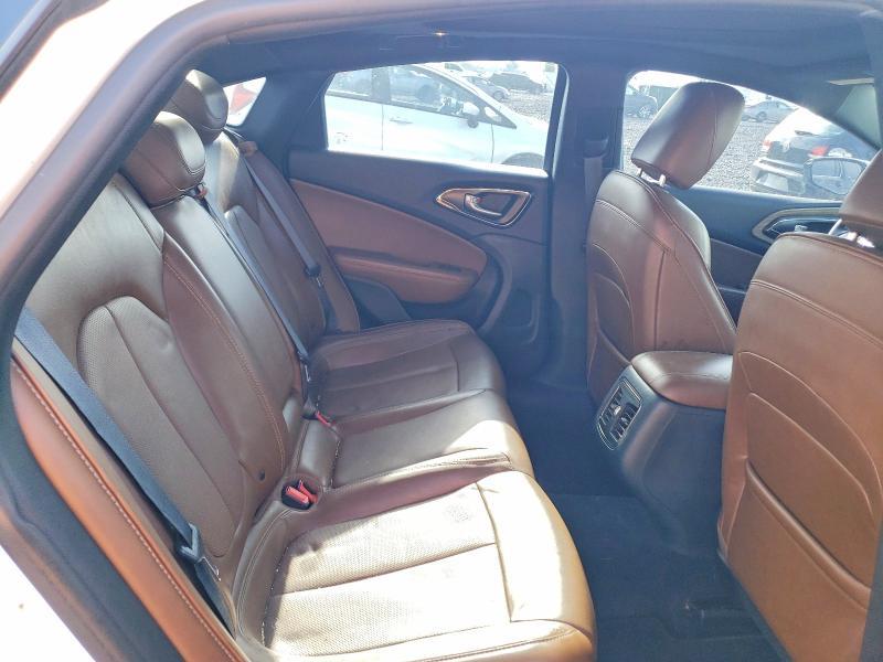 2016 Chrysler 200 c