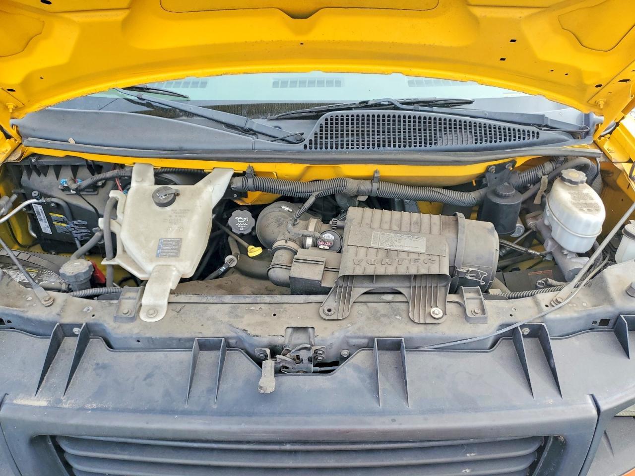 2011 GMC Savana Cutaway G3500