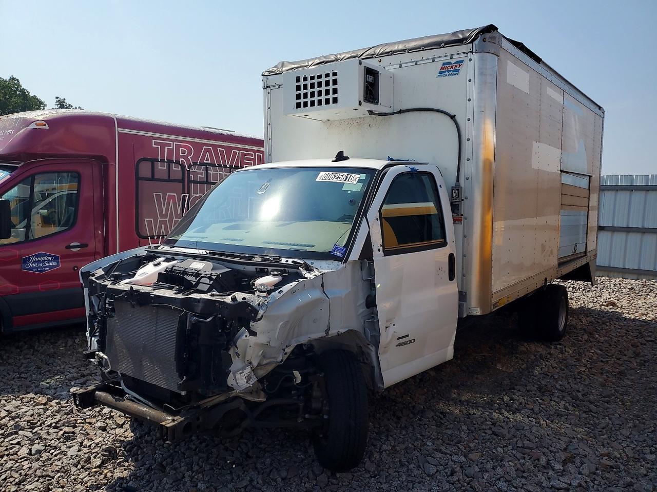 2023 Chevrolet Express Refrigerated BOX Truck