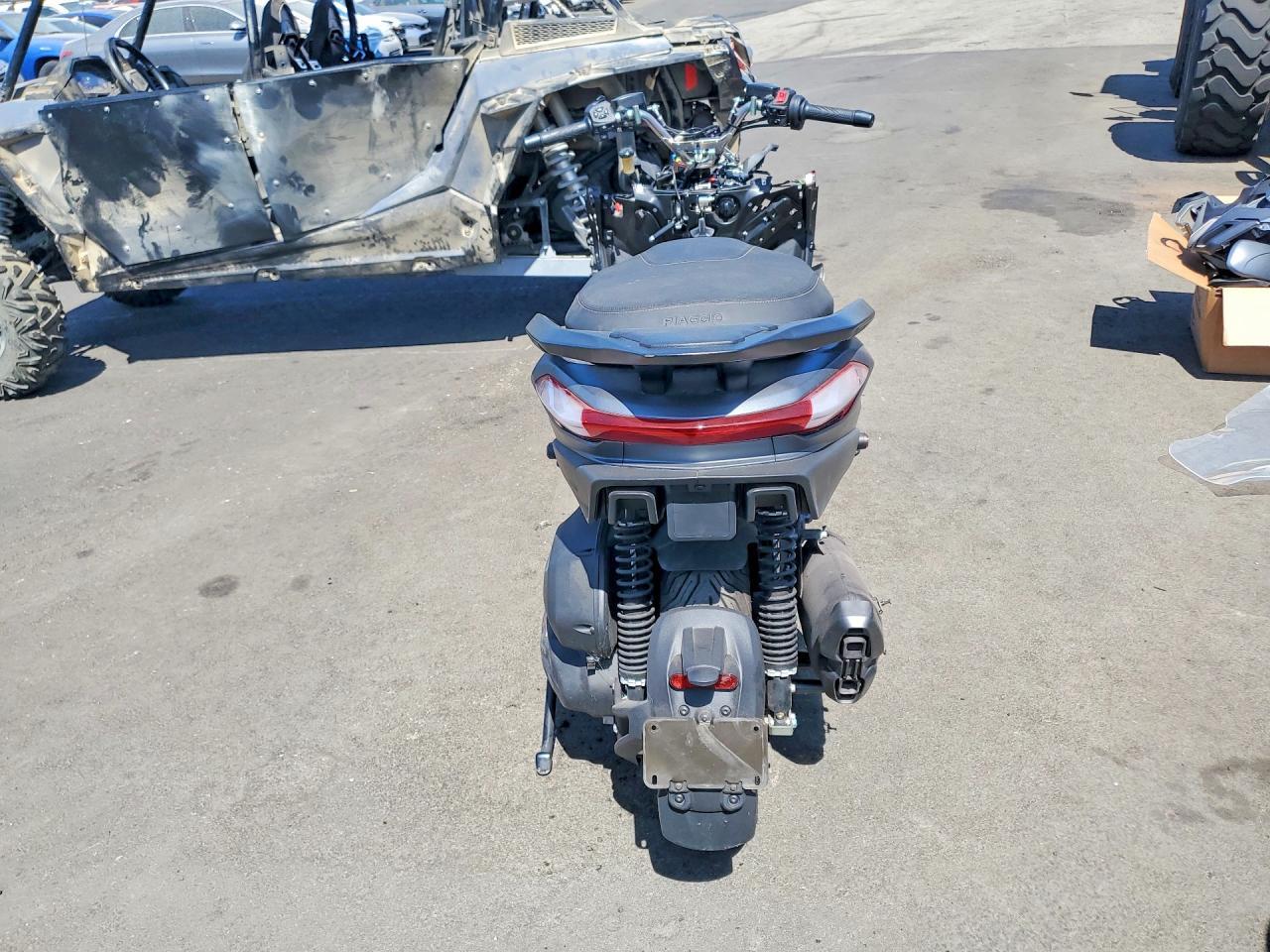 2025 Piaggio MP3 530 Exclusive