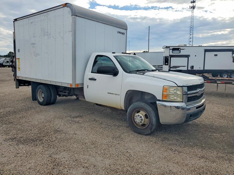 2007 Chevrolet Silverado BOX Truck