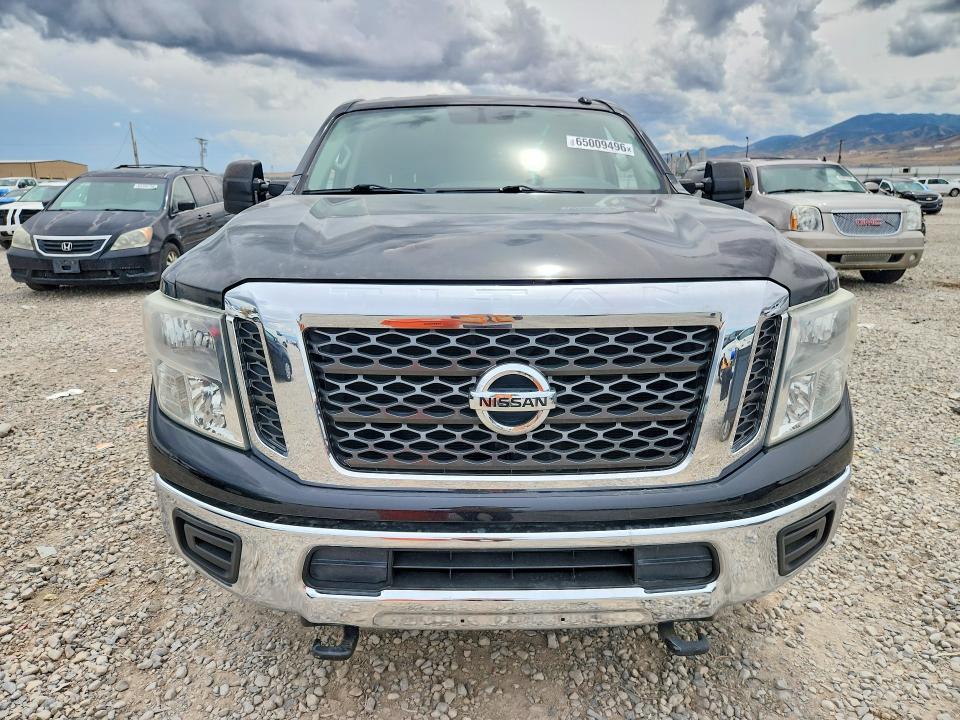 2017 Nissan Titan xd sv