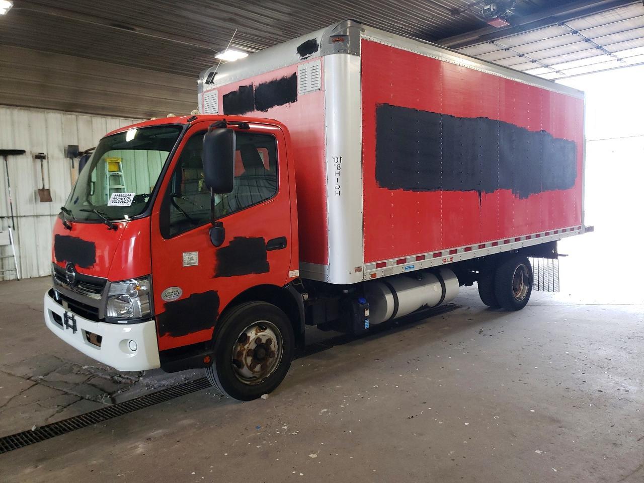 2017 Hino 195 BOX Truck