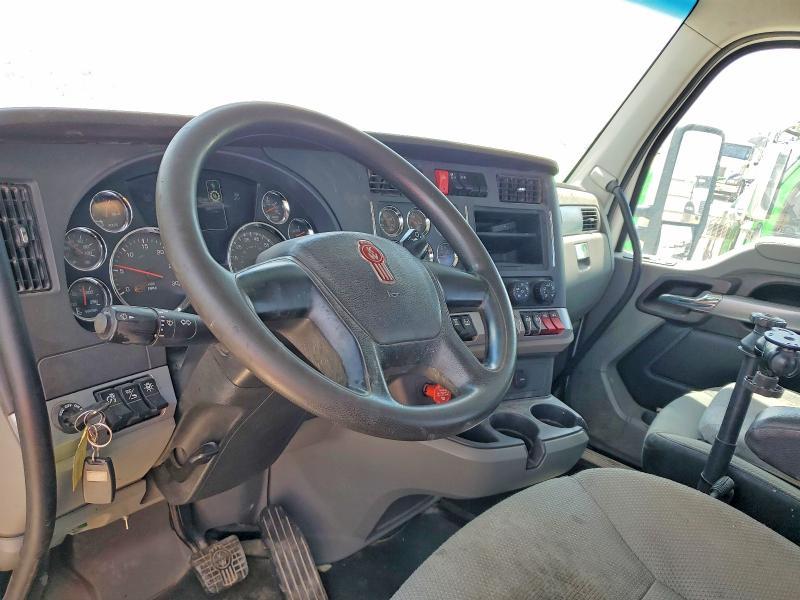 2020 Kenworth T880 Semi Truck