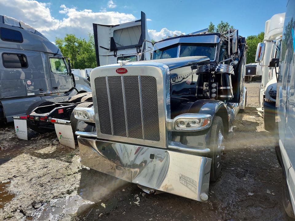 2024 Peterbilt 389 Semi Truck