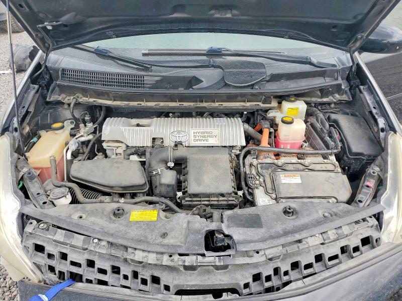 2013 Toyota Prius v Five