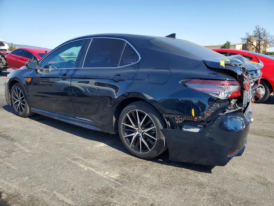 2021 Toyota Camry se
