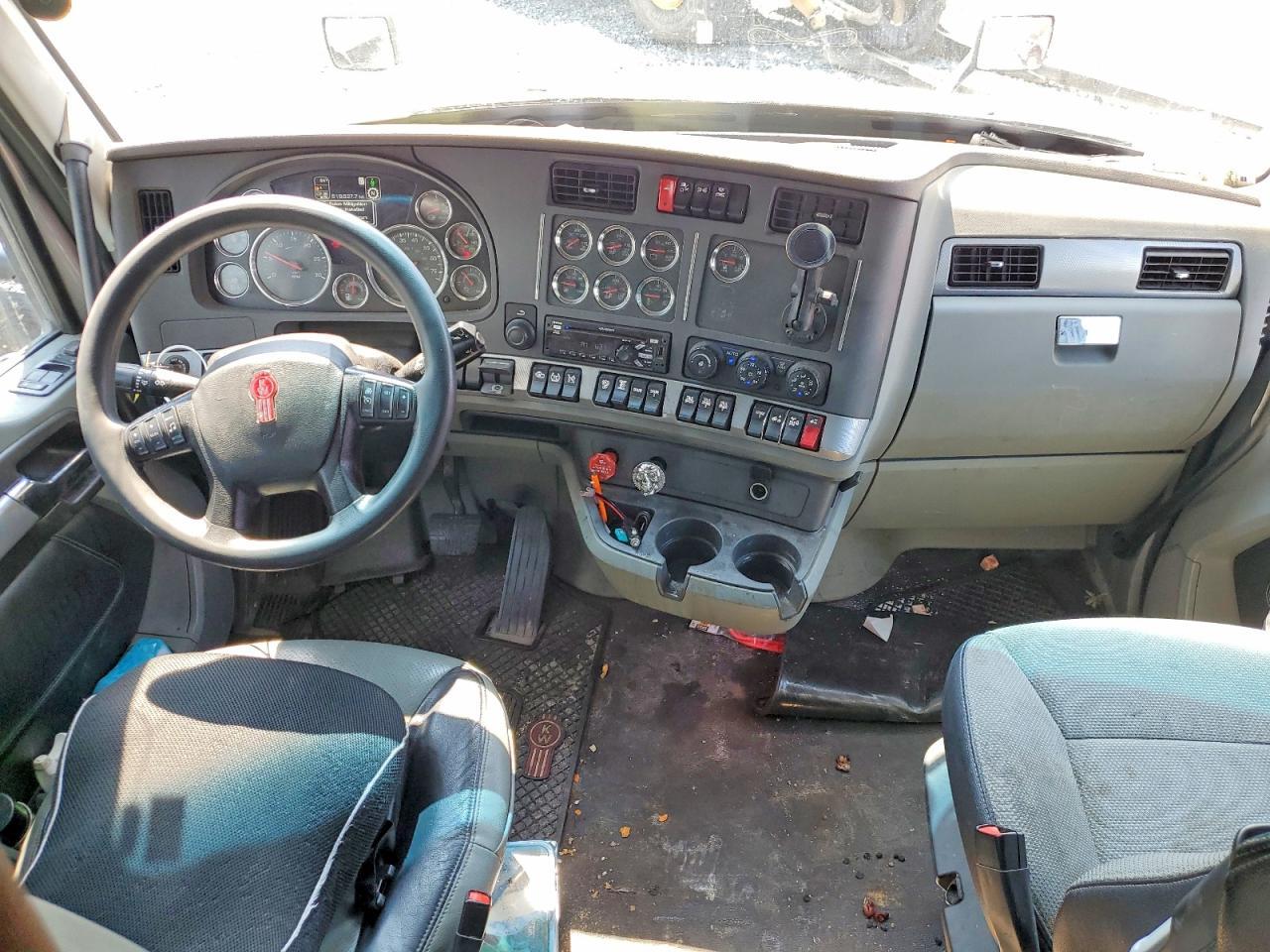 2021 Kenworth T680 Semi Truck
