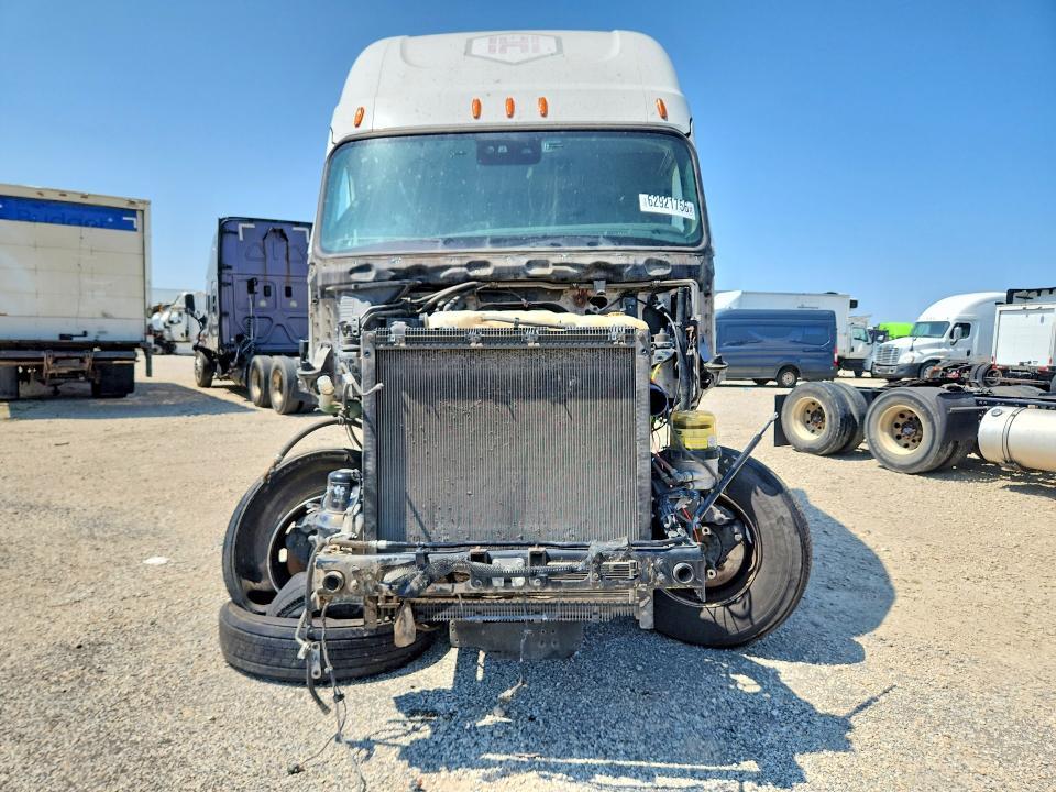 2022 Freightliner Cascadia 116 Truck Cab AND Chassis