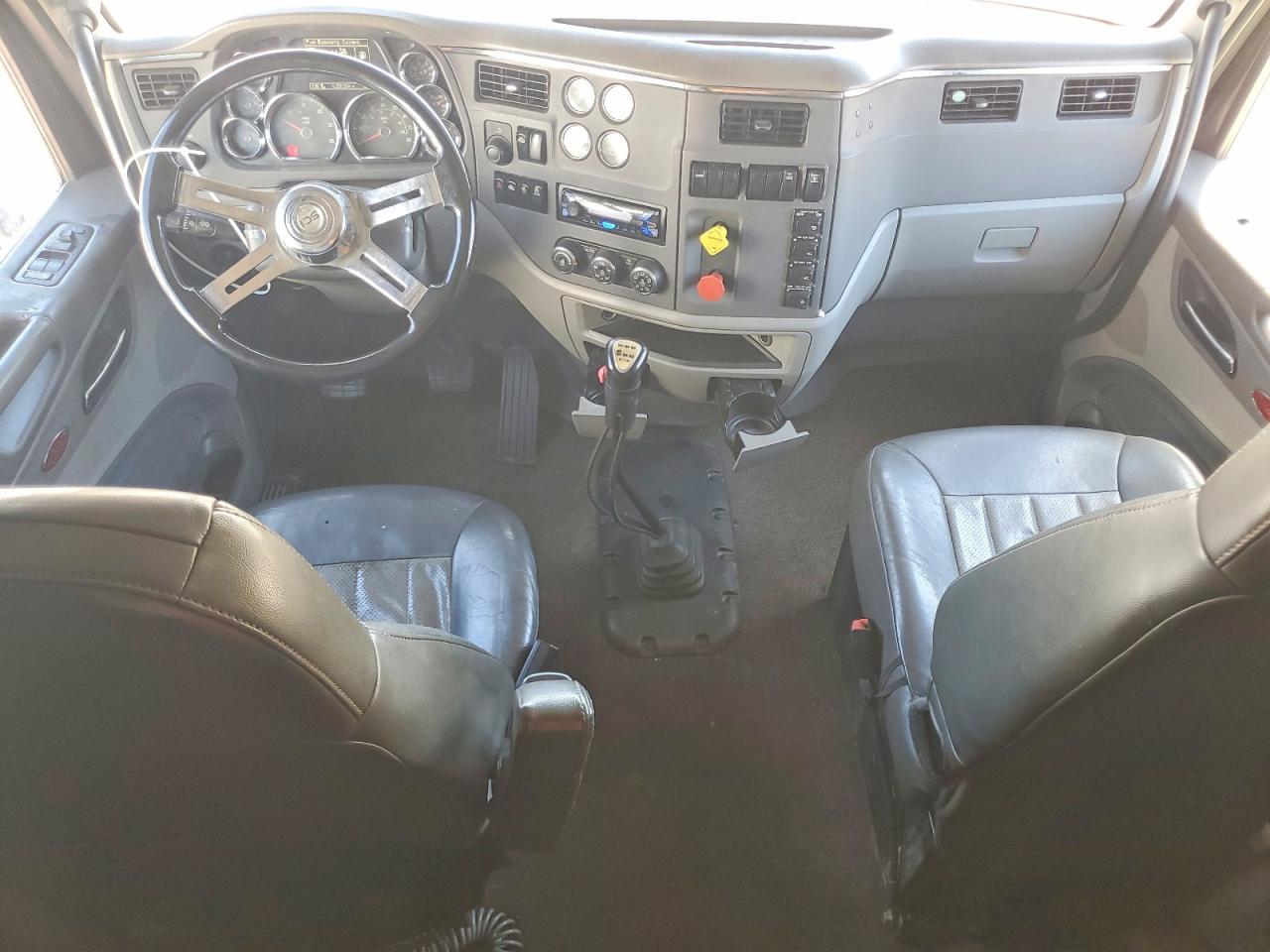2015 Peterbilt 579