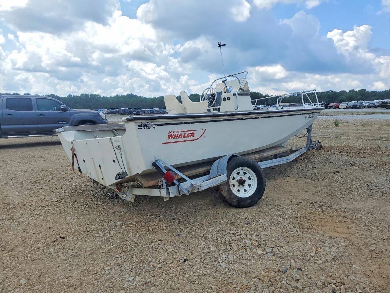 1985 Boston Whaler Boat 18'-Boat