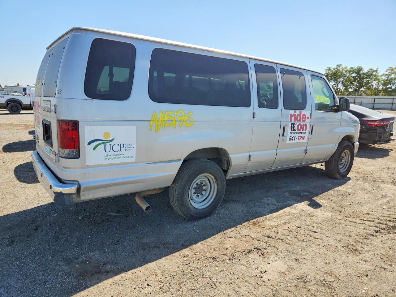 2011 Ford Econoline E350 Super Duty Wagon