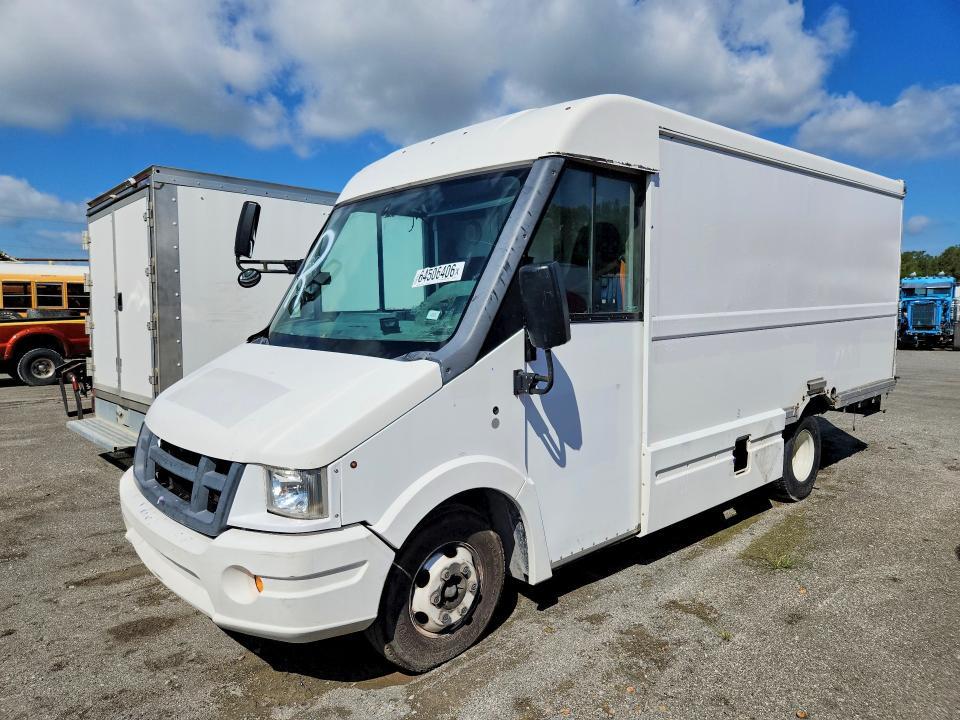 2016 Isuzu Reach Delivery Truck