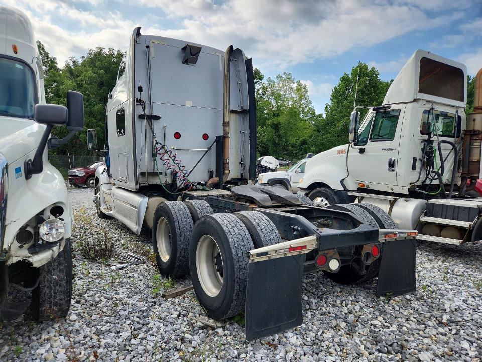 2005 Peterbilt 387 Semi Truck
