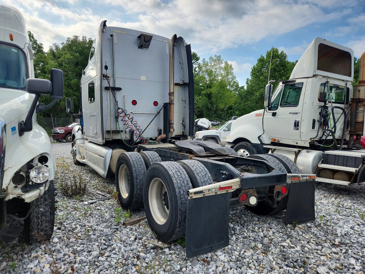 2005 Peterbilt 387 Semi Truck