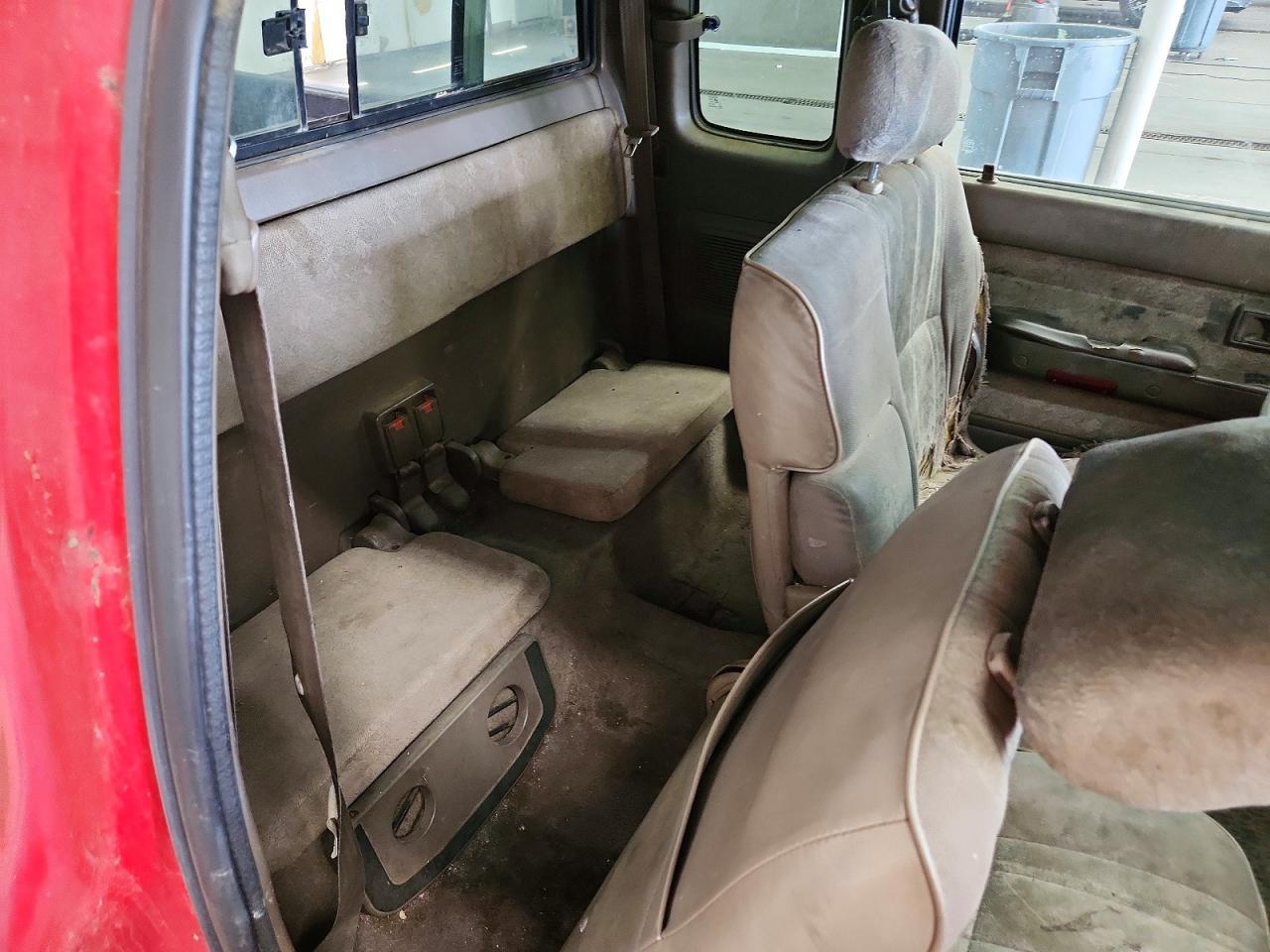 2000 Toyota Tacoma Base