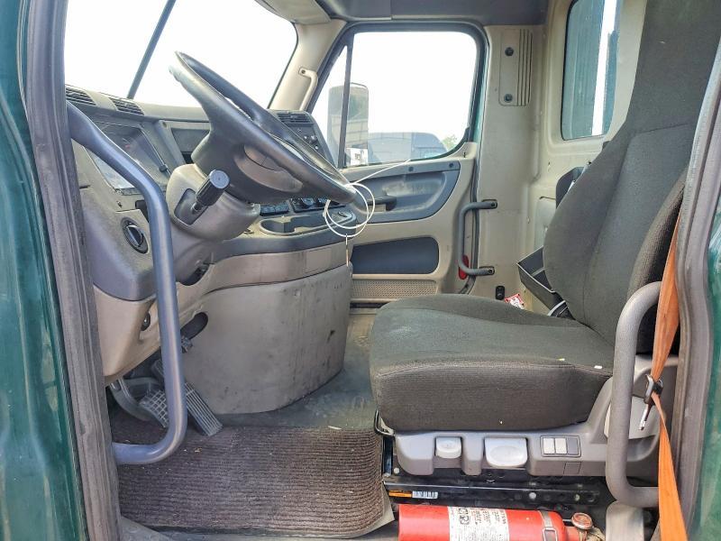 2016 Freightliner Cascadia 113 Semi Truck
