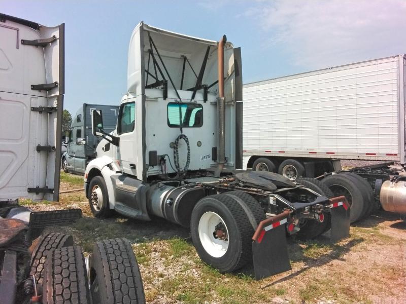 2016 Peterbilt 579 Semi Truck