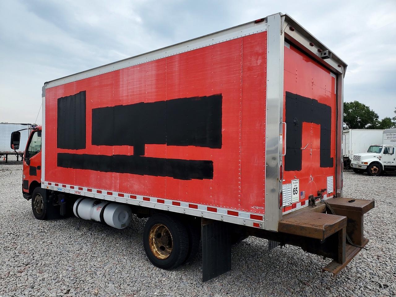 2017 Hino 195 BOX Truck
