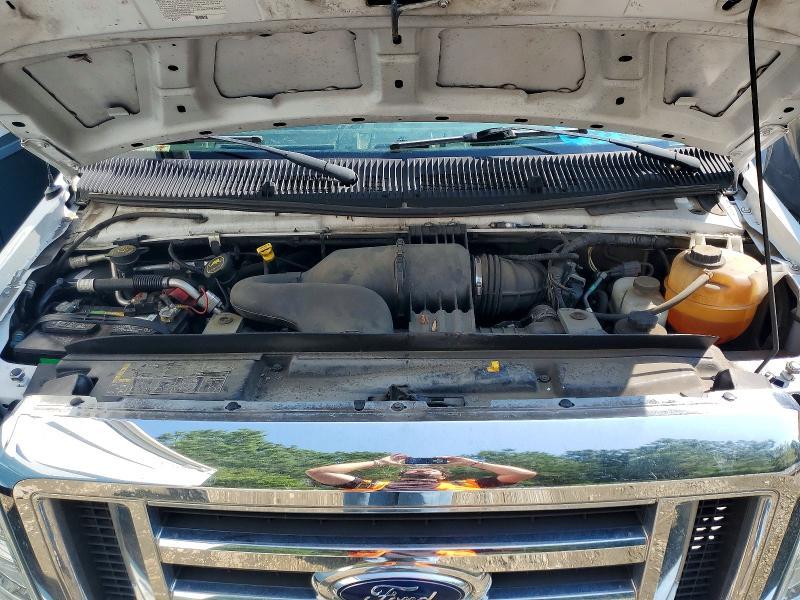 2016 Ford Econoline E450 Super Duty Cutaway Van