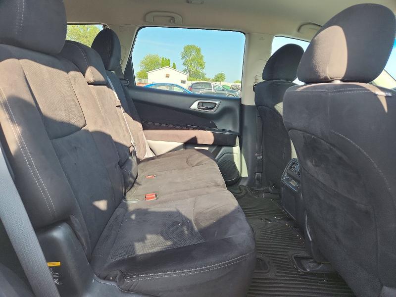 2014 Nissan Pathfinder sv
