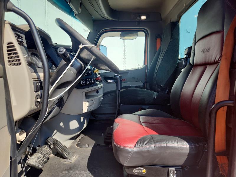 2018 Peterbilt 567 Semi Truck