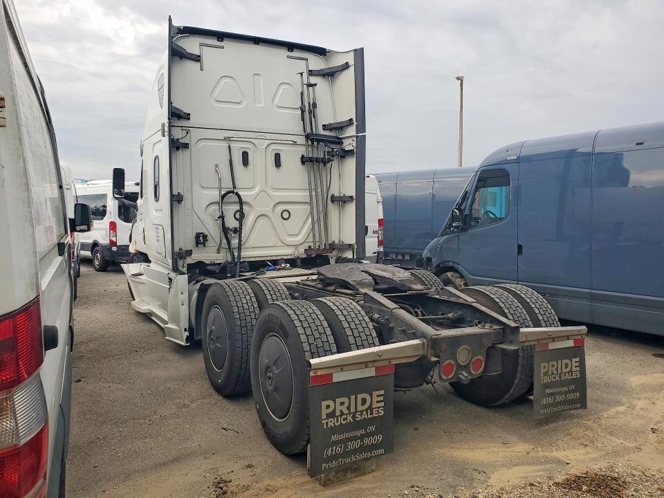 2020 Freightliner Cascadia 126 Semi Truck
