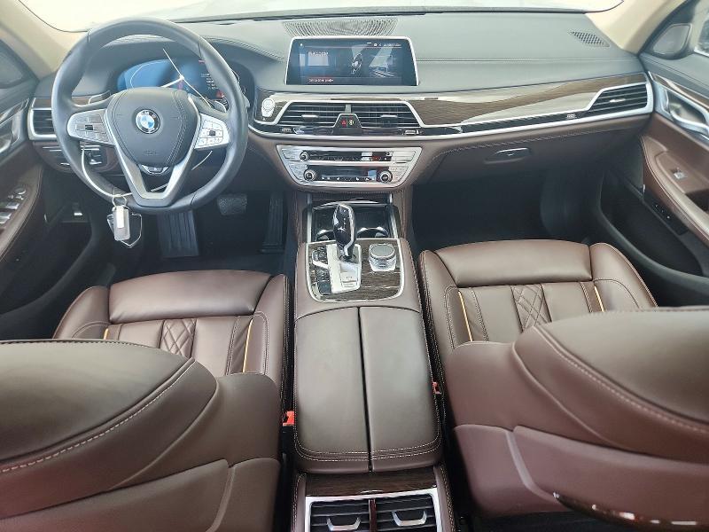 2022 BMW 750 xi
