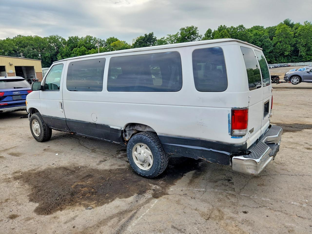 1999 Ford Econoline E350 Super Duty Wagon