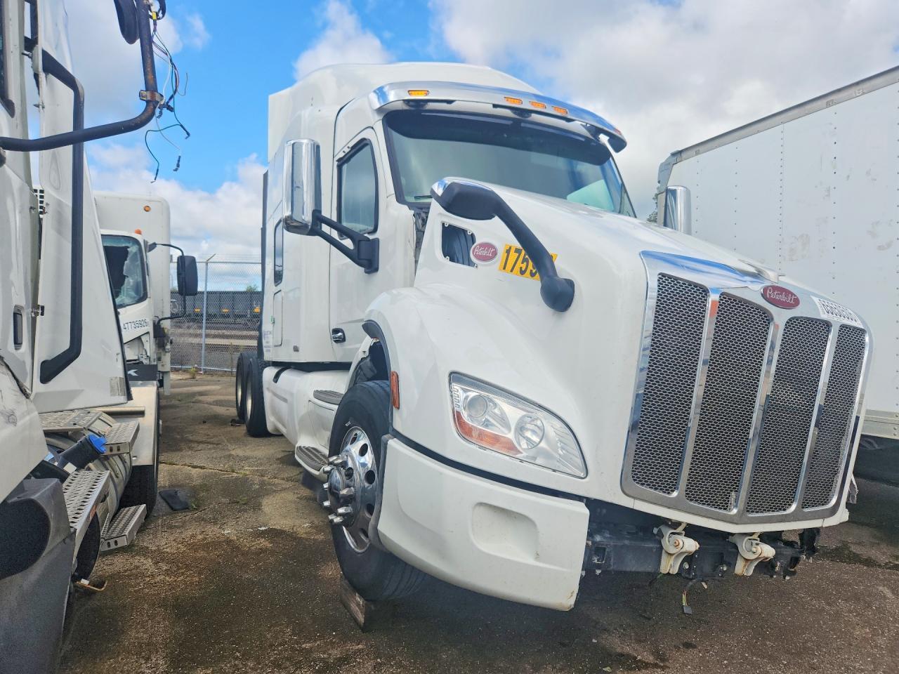 2020 Peterbilt 579 Semi Truck