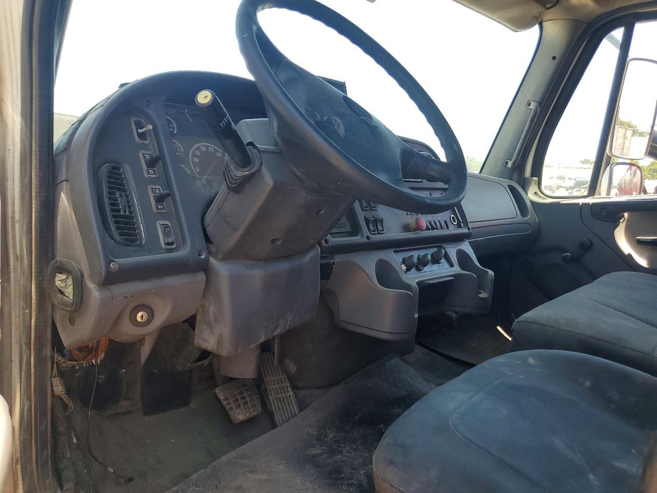 2014 Freightliner Business Class M2 Refuse Truck