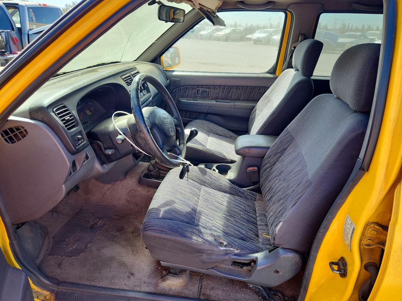 2000 Nissan Frontier XE