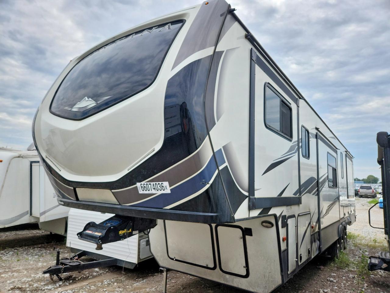 2021 Keystone 2021  Montana-Camper