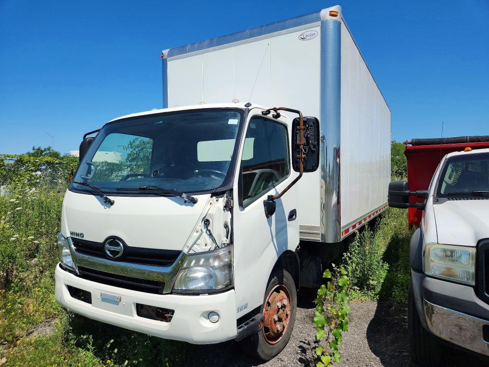 2013 Hino 195 BOX Truck