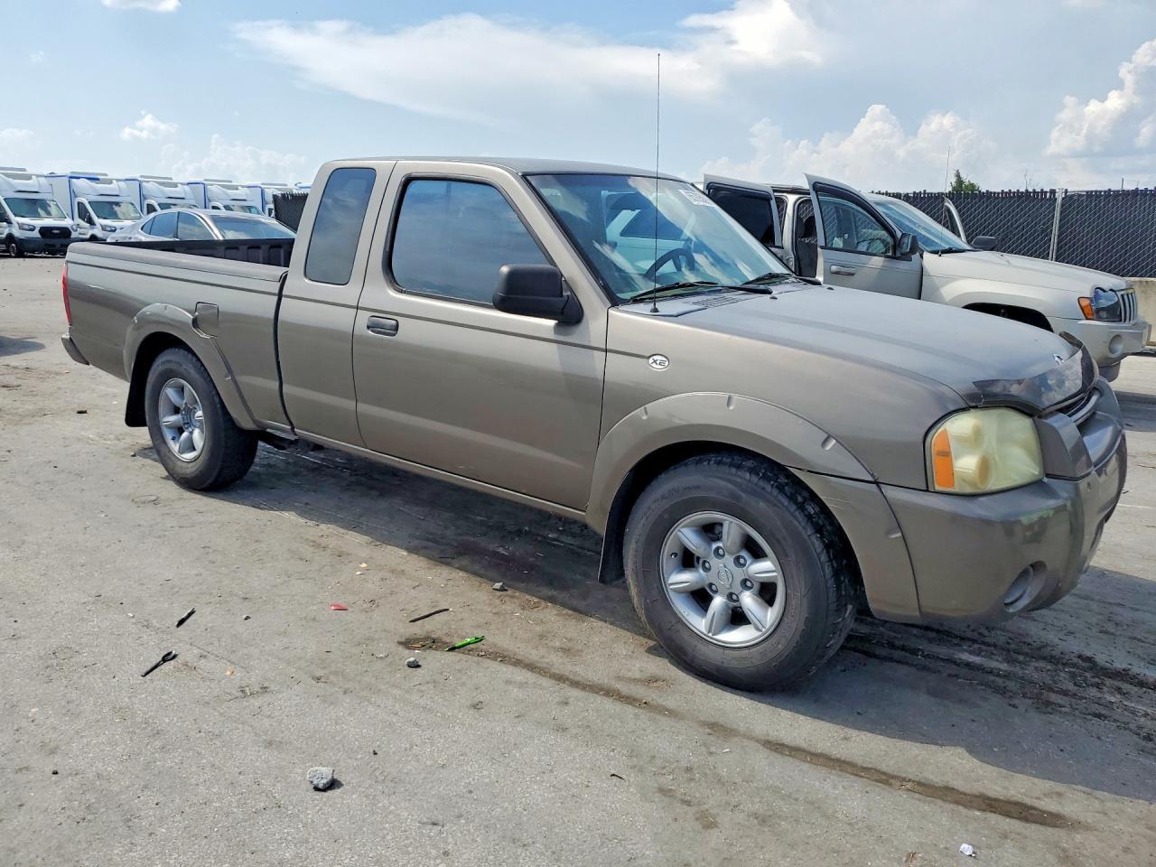 2004 Nissan Frontier Standard