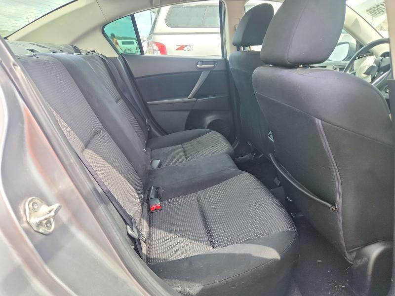 2013 Mazda 3 I