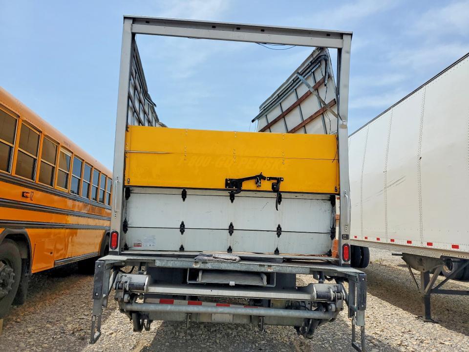 2023 Freightliner Business Class M2 BOX Truck