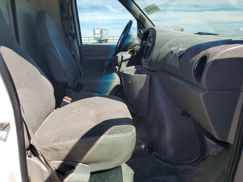 2002 Ford Econoline E350 Super Duty Cutaway Van