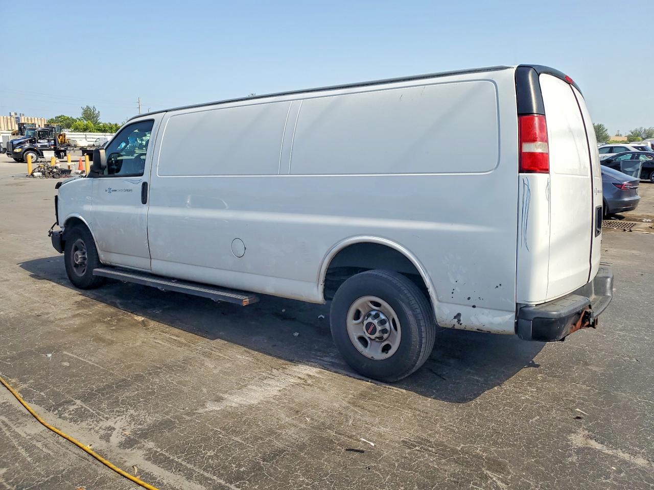 2016 GMC Savana G2500