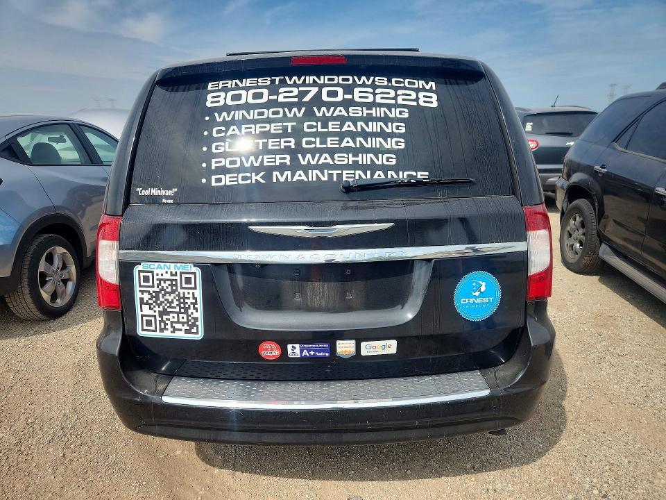 2016 Chrysler Town & Country Touring