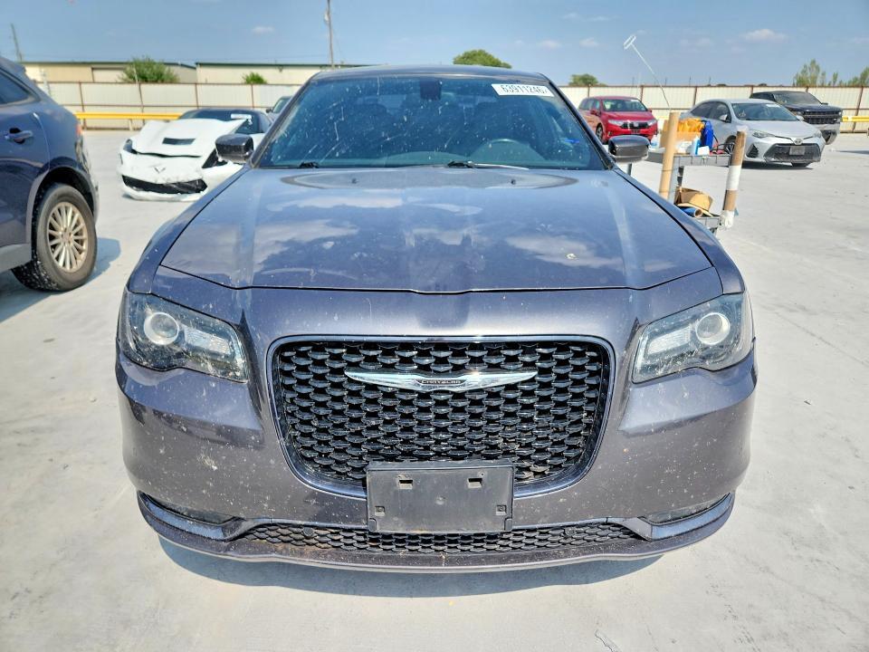 2016 Chrysler 300 s